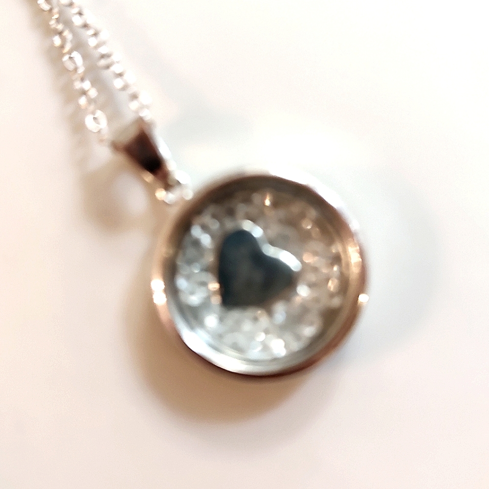 Heart necklace - Picture 3 of 3